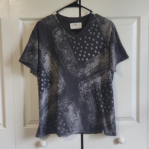 Free Planet Men's Black & Gray Short Sleeve Skull T-shirt Size Med Goth Grunge - Picture 1 of 9